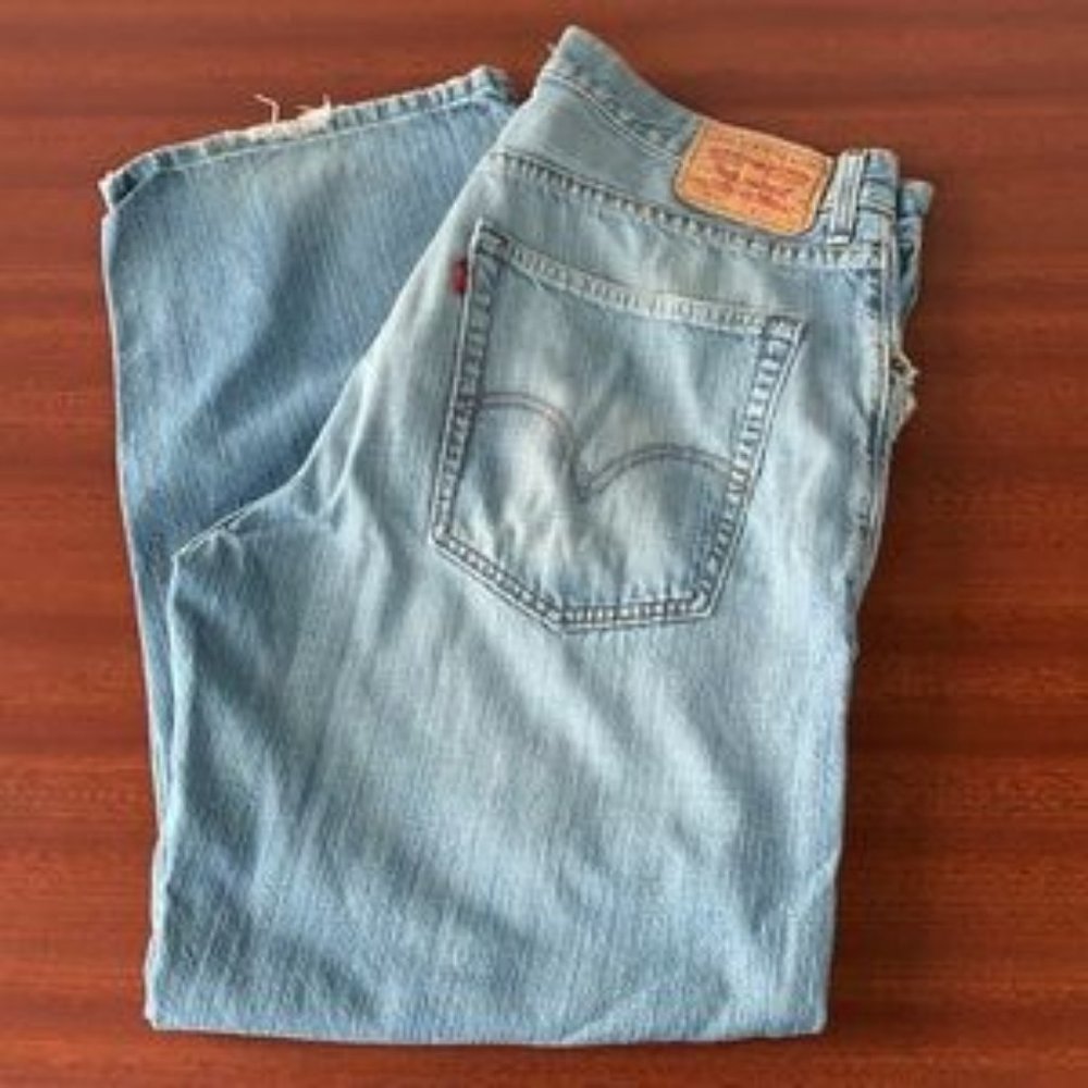 Vintage men’s 569 Levi’s mom jeans